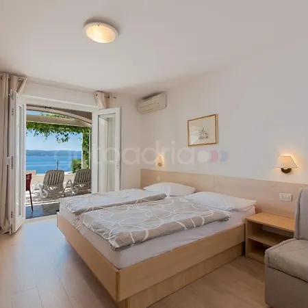 Beachfront Brela Apartments Ljubica Exterior photo