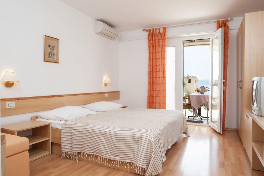 Lägenhet Beachfront Ljubica